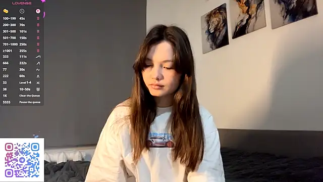 Snapshot of KiraVelvet chatting on 5, 10, 2025 KiraVelvet online show from 5, 10, 2025