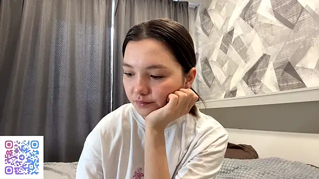 KiraVelvet online show from 6, 11, 2025