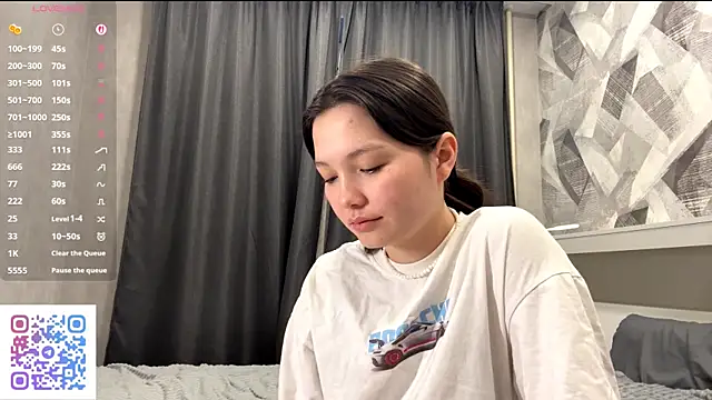 KiraVelvet online show from 21, 11, 2025