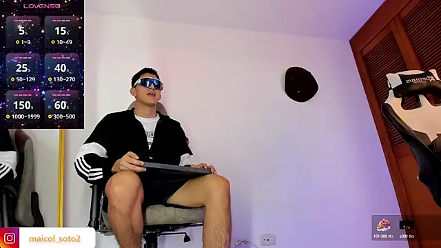 sotooliver3 online show from 10, 10, 2025