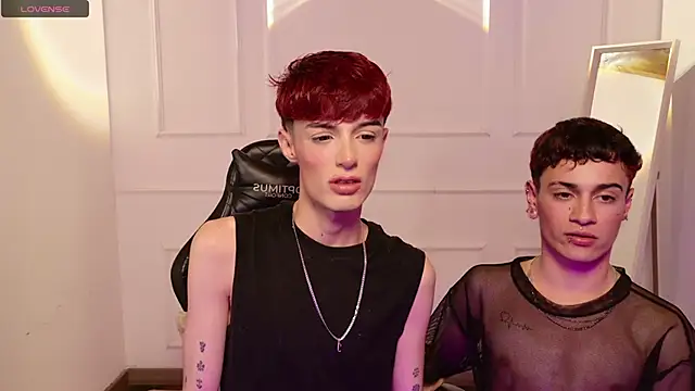 Snapshot of DougieXNova chatting on 2, 11, 2025 DougieXNova online show from 2, 11, 2025