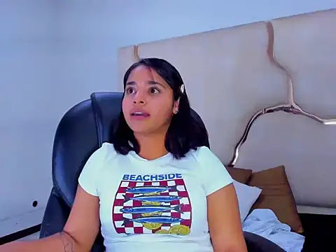 ScarletDoll online show from 8, 11, 2025