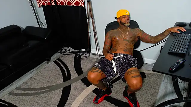 SLANGONDEMHOES online show from 5, 11, 2025