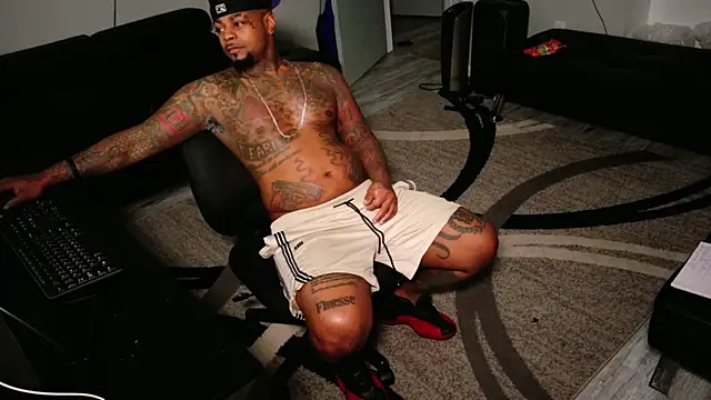 Snapshot of SLANGONDEMHOES chatting on 4, 6, 2026 SLANGONDEMHOES online show from 4, 6, 2026