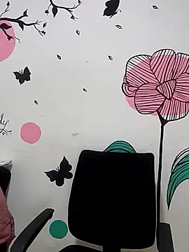 curvy diva  online show from 4, 10, 2025