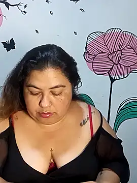 curvy diva  online show from 8, 10, 2025