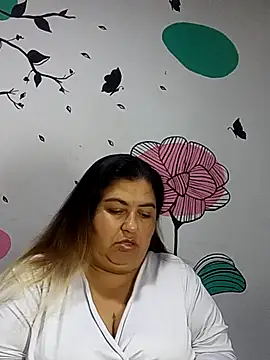 curvy diva  online show from 15, 10, 2025