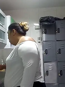 curvy diva  online show from 19, 12, 2025