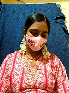 Snapshot of mini-queen chatting on 10, 1, 2026 mini-queen online show from 10, 1, 2026