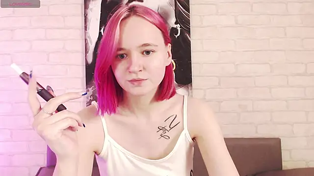 Ericha Stone online show from 18, 9, 2025