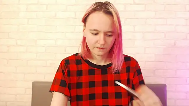 Ericha Stone online show from 20, 11, 2025