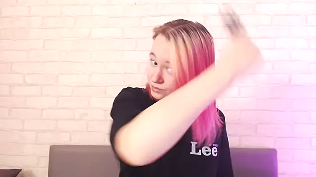 Ericha Stone online show from 4, 12, 2025