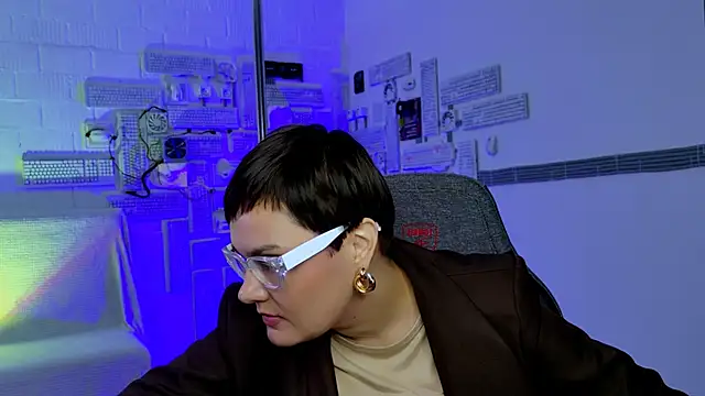 LauraDavidsons online show from 17, 9, 2025