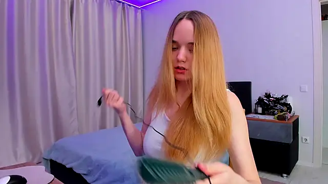 JanetShy online show from 1, 10, 2025