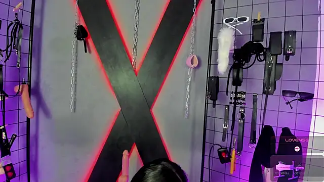 MissKara Ariana bdsm online show from 27, 11, 2025