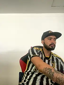 Snapshot of cristopher_wallacee chatting on 6, 10, 2025 cristopher wallacee online show from 6, 10, 2025