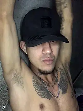 Snapshot of tattoos22 chatting on 7, 11, 2025 tattoos22 online show from 7, 11, 2025