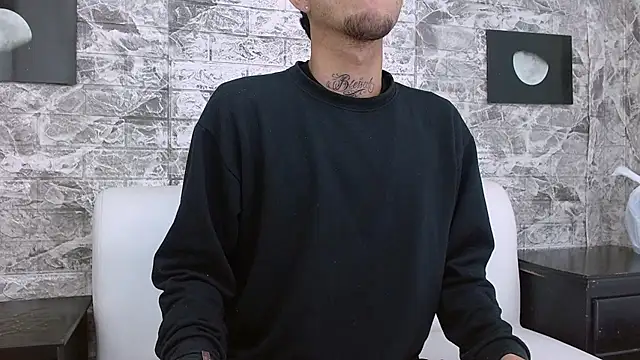 Snapshot of tattoos22 chatting on 23, 11, 2025 tattoos22 online show from 23, 11, 2025