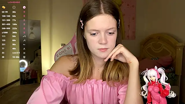 Snapshot of VibeQueenLucy chatting on 30, 10, 2025 VibeQueenLucy online show from 30, 10, 2025