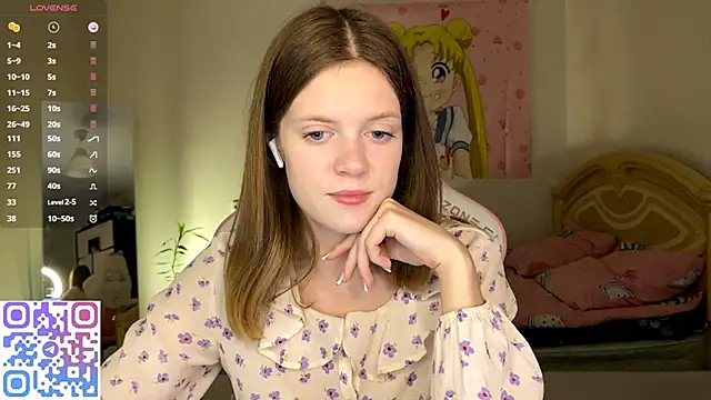 Snapshot of VibeQueenLucy chatting on 12, 11, 2025 VibeQueenLucy online show from 12, 11, 2025