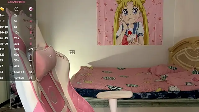 Snapshot of VibeQueenLucy chatting on 19, 11, 2025 VibeQueenLucy online show from 19, 11, 2025