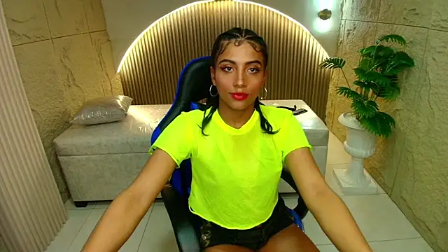 Snapshot of katty_berry_r chatting on 12, 9, 2025 katty berry r online show from 12, 9, 2025