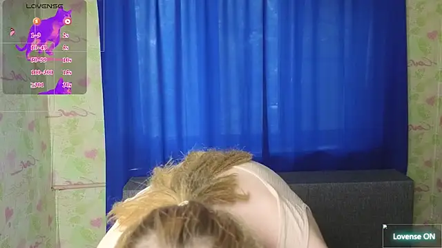 Snapshot of HelenMartines chatting on 23, 7, 2026 HelenMartines online show from 23, 7, 2026