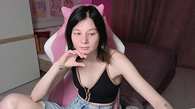 Snapshot of EllinEverly chatting on 2, 5, 2026 EllinEverly online show from 2, 5, 2026