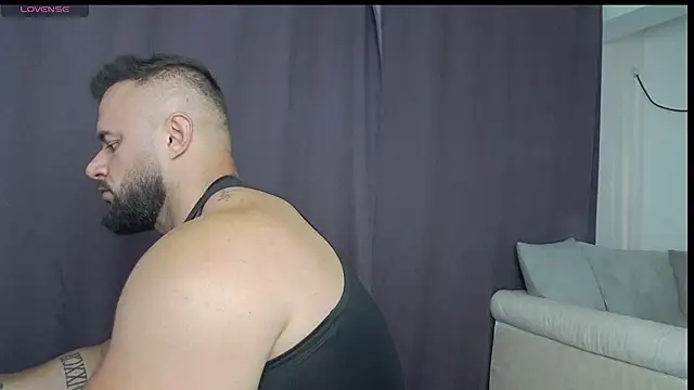 Snapshot of RickyMiami1 chatting on 10, 7, 2026 RickyMiami1 online show from 10, 7, 2026