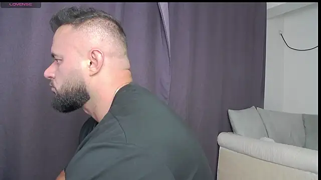 Snapshot of RickyMiami1 chatting on 23, 7, 2026 RickyMiami1 online show from 23, 7, 2026