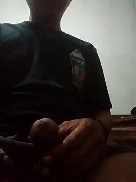 Snapshot of Arya85 chatting on 15, 12, 2025 Arya85 online show from 15, 12, 2025