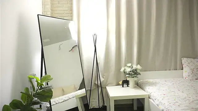 Anna Nicol online show from 1, 10, 2025