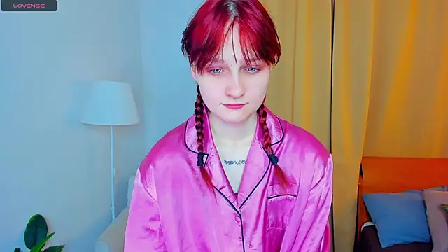 Snapshot of KatyKufel chatting on 1, 11, 2025 KatyKufel online show from 1, 11, 2025