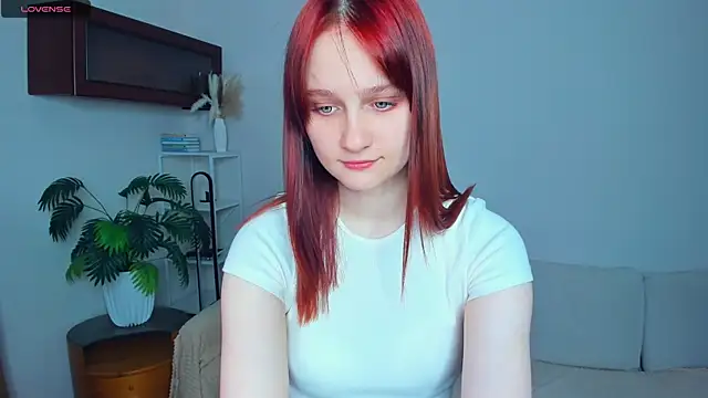 Snapshot of KatyKufel chatting on 5, 11, 2025 KatyKufel online show from 5, 11, 2025