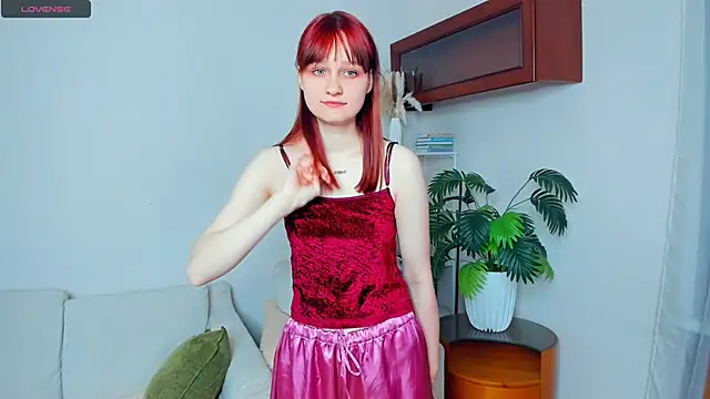 Snapshot of KatyKufel chatting on 16, 11, 2025 KatyKufel online show from 16, 11, 2025