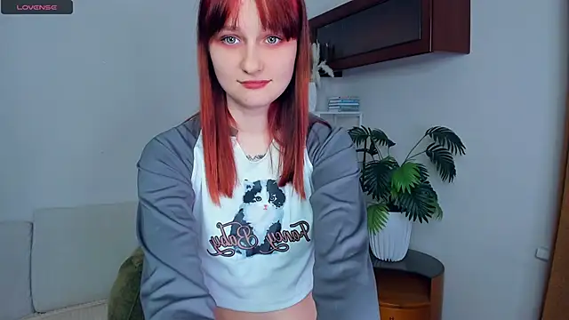 Snapshot of KatyKufel chatting on 18, 11, 2025 KatyKufel online show from 18, 11, 2025