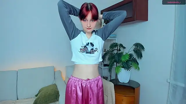 Snapshot of KatyKufel chatting on 23, 11, 2025 KatyKufel online show from 23, 11, 2025