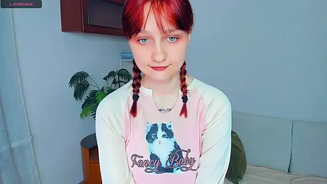 Snapshot of KatyKufel chatting on 26, 11, 2025 KatyKufel online show from 26, 11, 2025