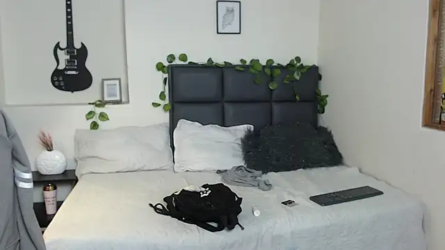 Amnesia  online show from 22, 9, 2025