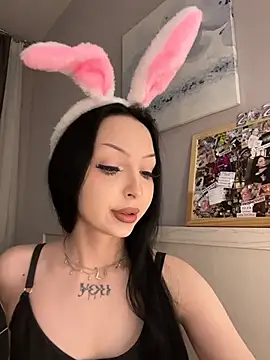 Snapshot of Lina_Thornton_ chatting on 4, 4, 2026 Lina Thornton online show from 4, 4, 2026