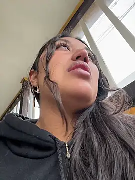 SharaRous online show from 11, 3, 2026