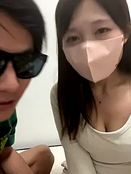 Snapshot of erokami36 chatting on 15, 11, 2025 erokami36 online show from 15, 11, 2025