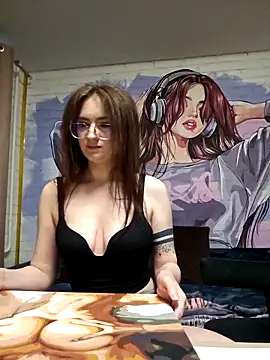 SophiaHarris online show from 28, 9, 2025