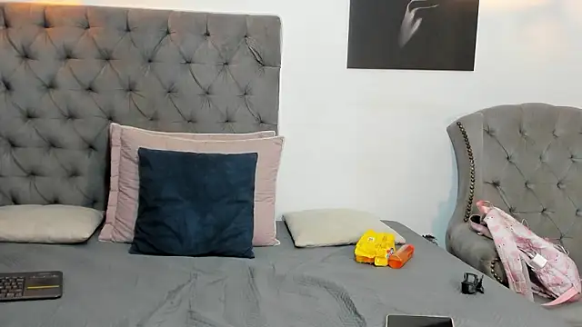 nahiroby ebony online show from 21, 3, 2026