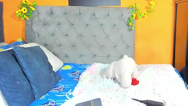 Snapshot of nahiroby_ebony chatting on 15, 7, 2026 nahiroby ebony online show from 15, 7, 2026
