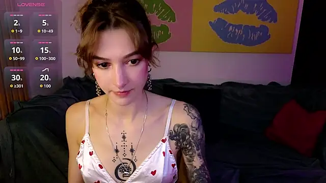 Snapshot of __grace__ chatting on 8, 10, 2025 grace online show from 8, 10, 2025