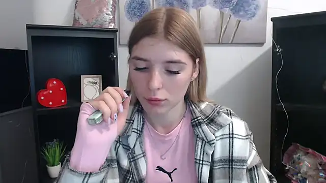 JuiceLips   online show from 25, 11, 2025