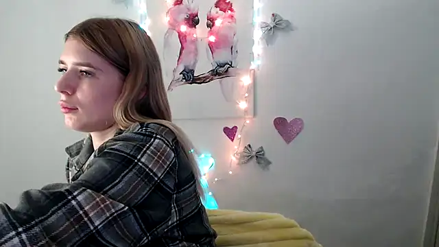 JuiceLips   online show from 27, 11, 2025