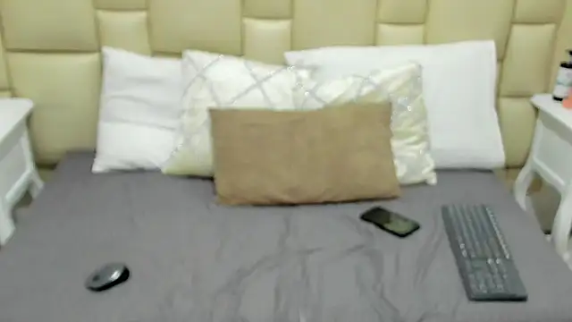 SkinnyGirl 28 online show from 18, 12, 2025