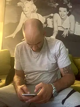 Hothotboyg online show from 9, 10, 2025